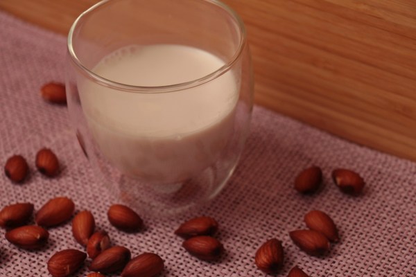 Mandelmilch
