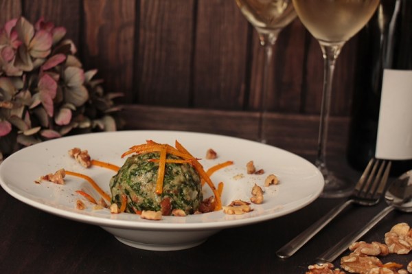 Spinatknoedel-mit-Kuerbis-und-Nuessen-1