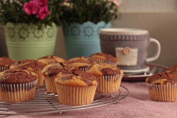 Schnelle Schwarz-Weiß-Muffins | heissundinnig.com