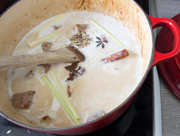 Rendang kochen